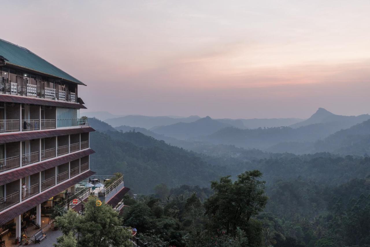 The Panoramic Getaway Hotel Munnar Ngoại thất bức ảnh View of the hotel