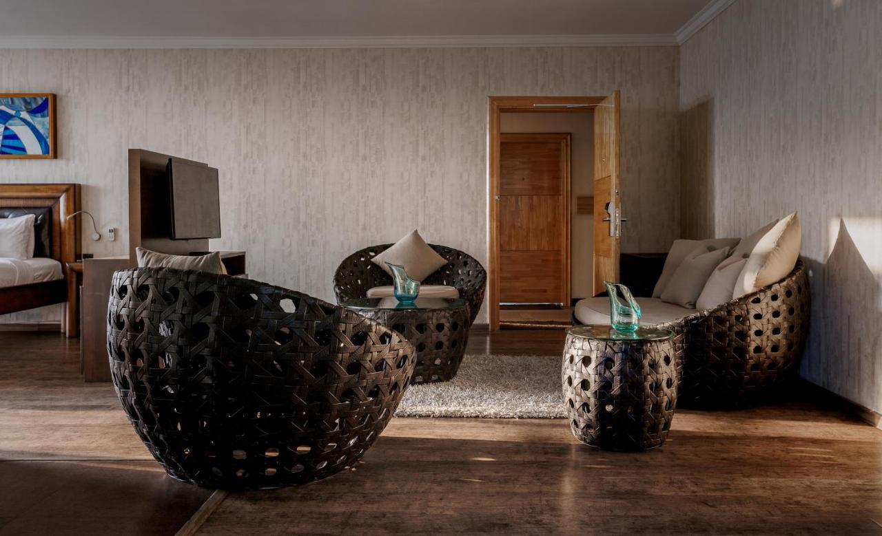 The Panoramic Getaway Hotel Munnar Ngoại thất bức ảnh The interior of a suite at the Mandarin Oriental, Munich