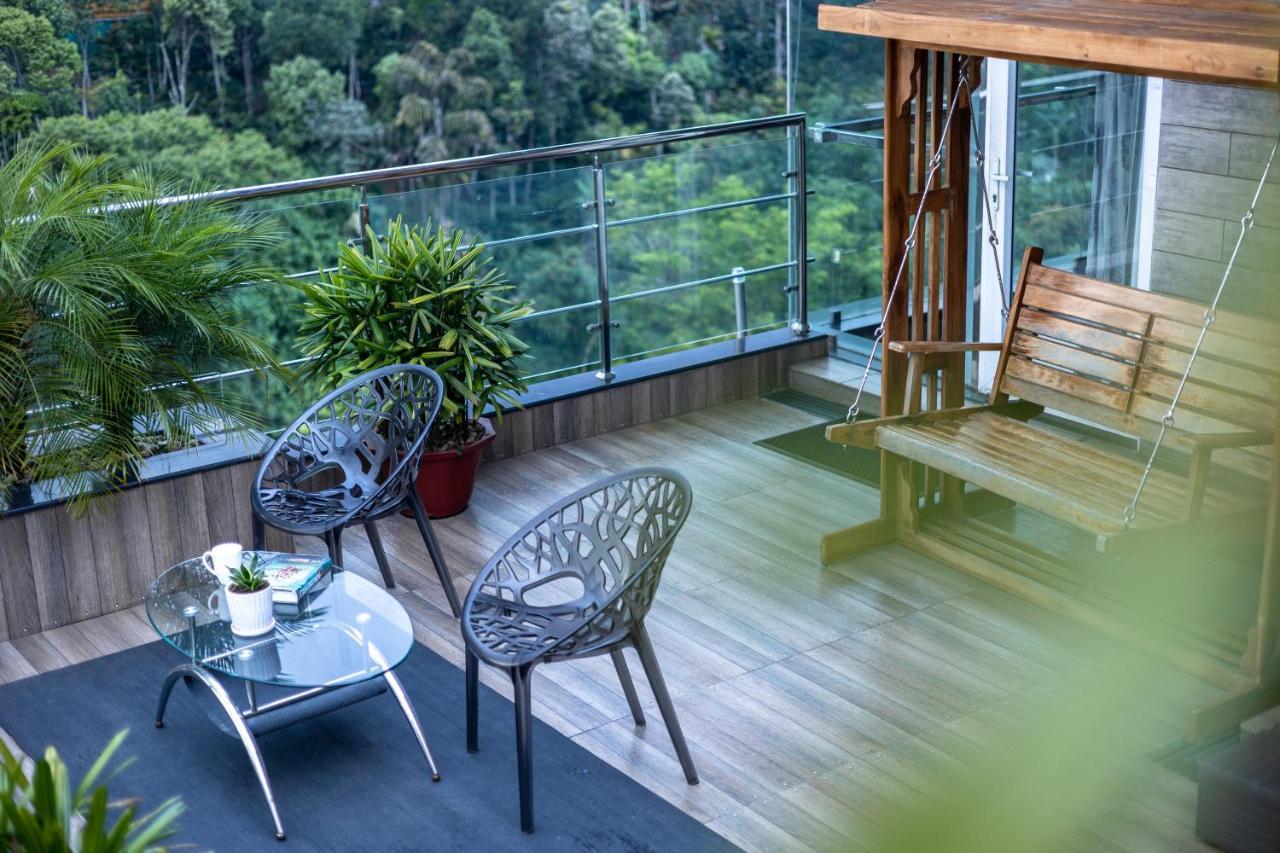 The Panoramic Getaway Hotel Munnar Ngoại thất bức ảnh A balcony