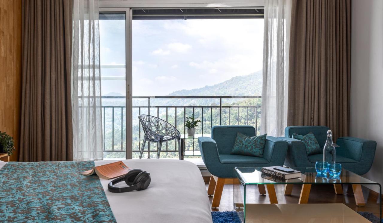 The Panoramic Getaway Hotel Munnar Ngoại thất bức ảnh A room at the hotel
