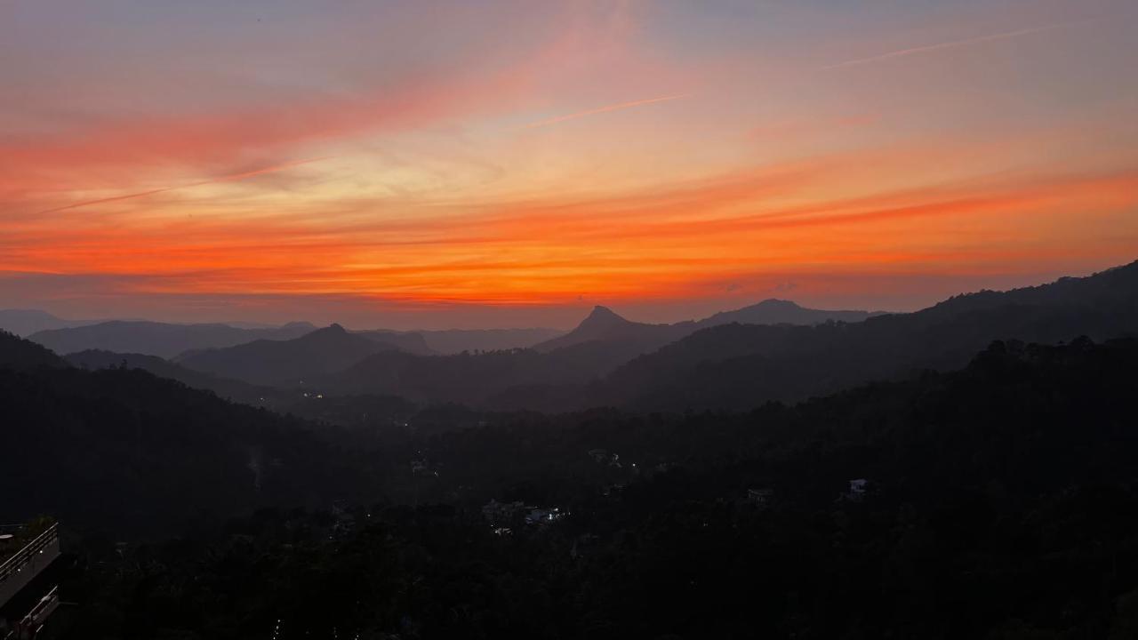 The Panoramic Getaway Hotel Munnar Ngoại thất bức ảnh Sunset over the Santa Monica Mountains