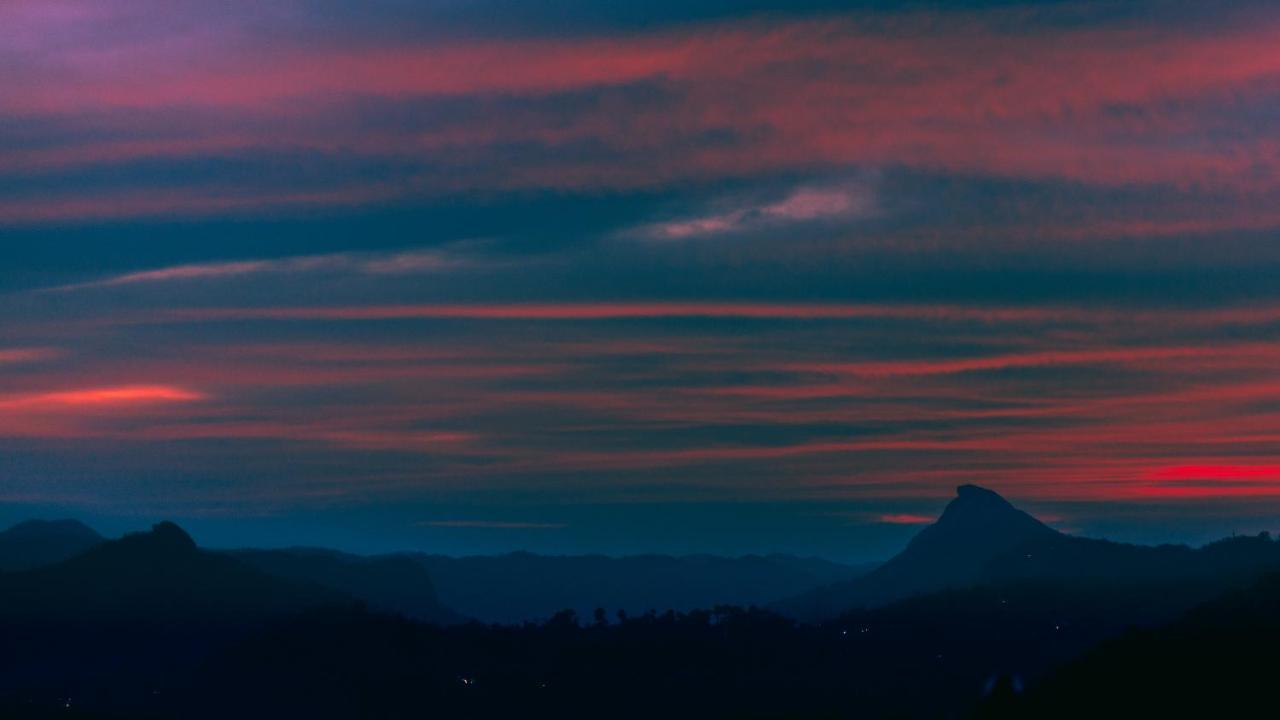 The Panoramic Getaway Hotel Munnar Ngoại thất bức ảnh Sunset over the Sierra de los Caracoles