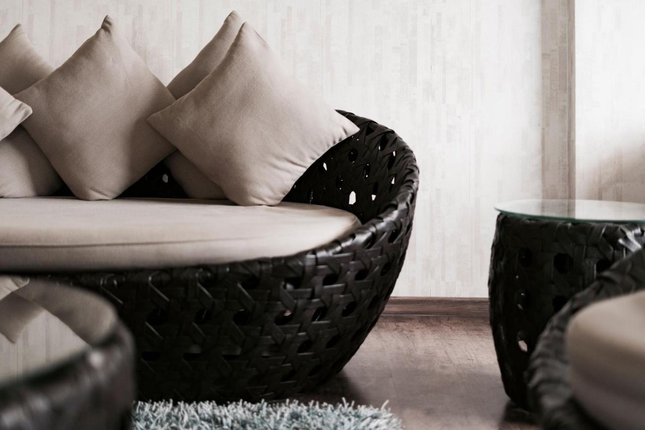 The Panoramic Getaway Hotel Munnar Ngoại thất bức ảnh A rattan chair