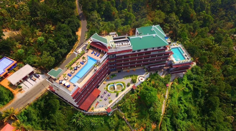 The Panoramic Getaway Hotel Munnar Ngoại thất bức ảnh Aerial view of the hotel