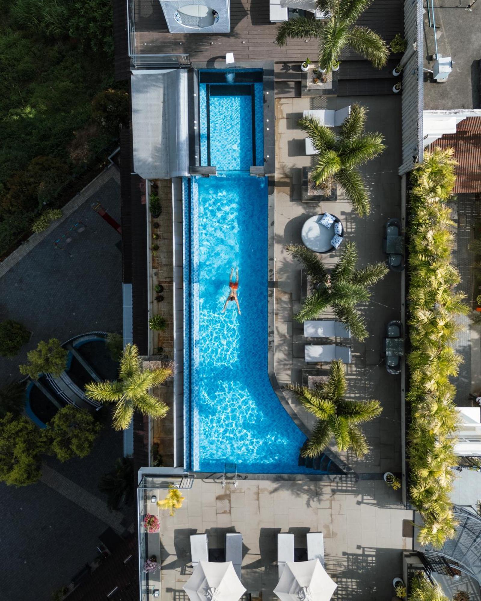 The Panoramic Getaway Hotel Munnar Ngoại thất bức ảnh Aerial view of the pool