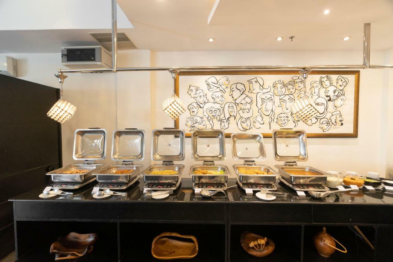 The Panoramic Getaway Hotel Munnar Ngoại thất bức ảnh A chafing dish buffet
