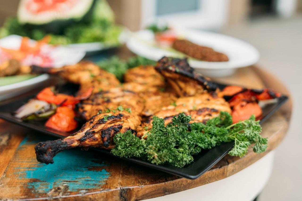 The Panoramic Getaway Hotel Munnar Ngoại thất bức ảnh Grilled chicken